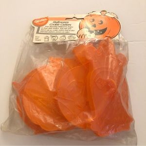 Vintage Wilton Halloween Cookie Cutters